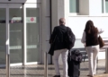 aeropuerto gente 2 Aeropuerto de Melilla, punto de reencuentro y punto de partida en Navidad