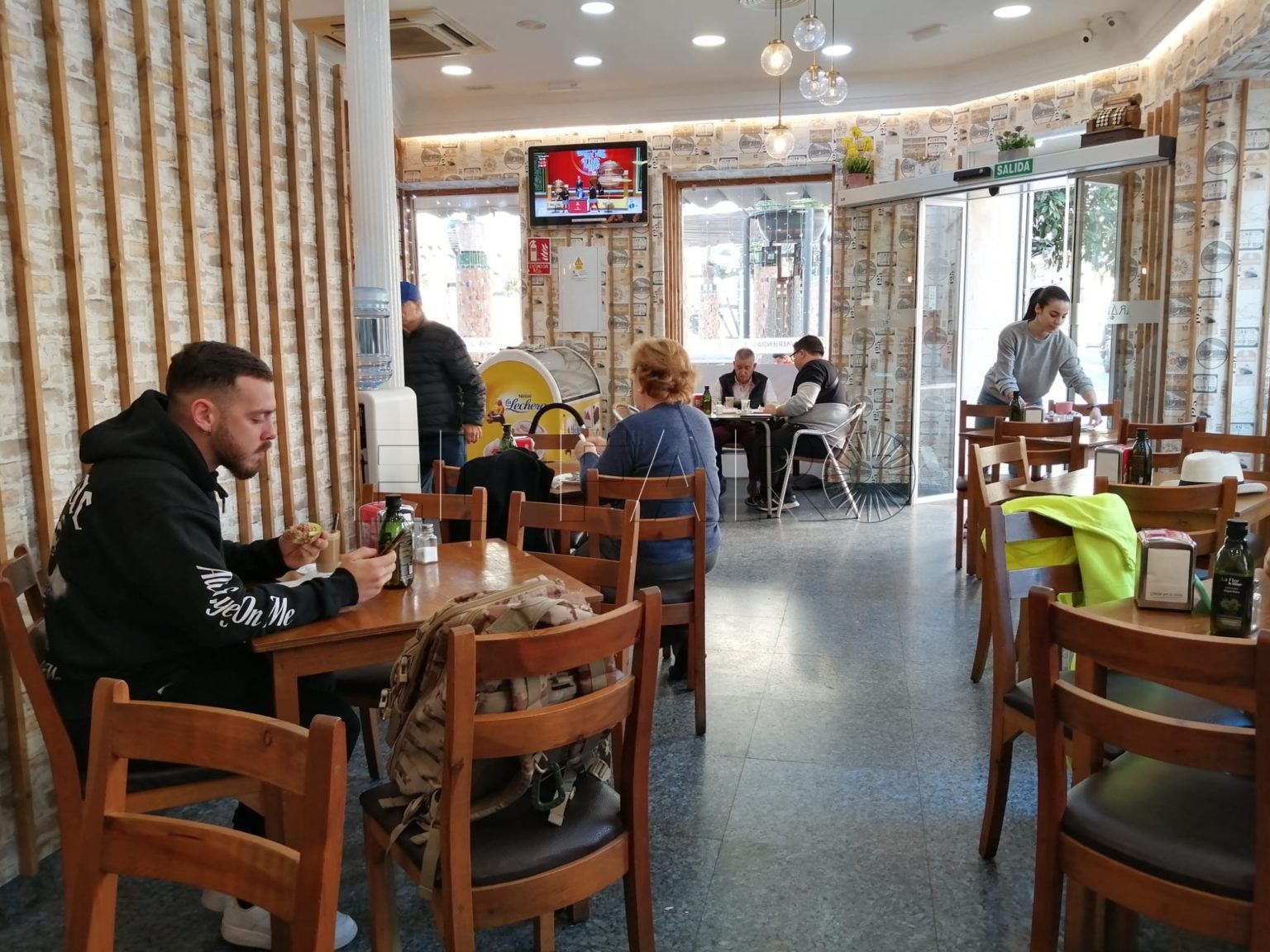 cafetería arábica 1536x1152 1 Dedicado a los trepas