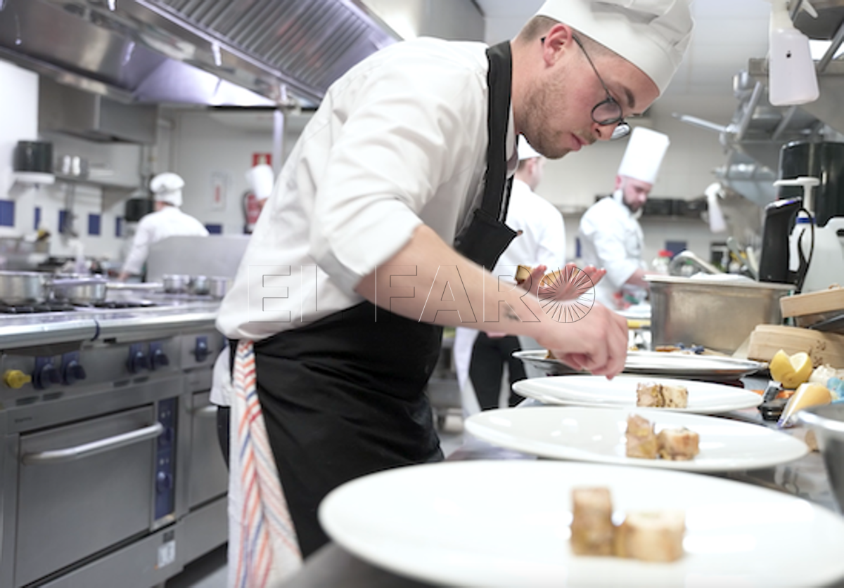 Los melillenses seleccionados como promesas de alta cocina preparan sus vídeo recetas