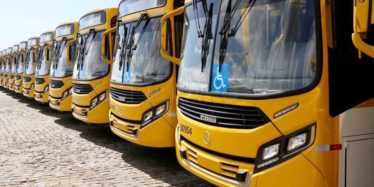 Autobús Sólo uno de los autobuses escolares inspeccionados por la Policía Local no cumple los requisitos