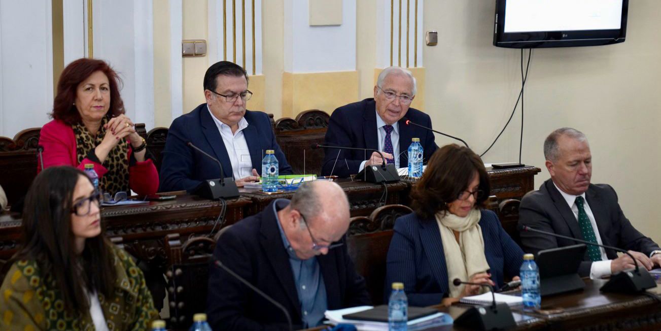 Imbroda Plano Imbroda: "Si no se mejora la sanidad trayendo especialistas vamos a dar una guerra frontal"