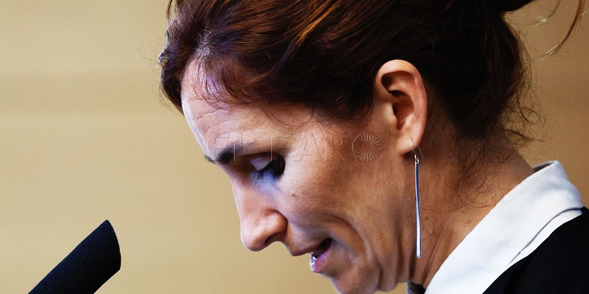 La portavoz de Más Madrid Mónica García, realiza declaraciones durante el pleno de la Asamblea de Madrid, este jueves en Madrid.-EFE/Daniel González