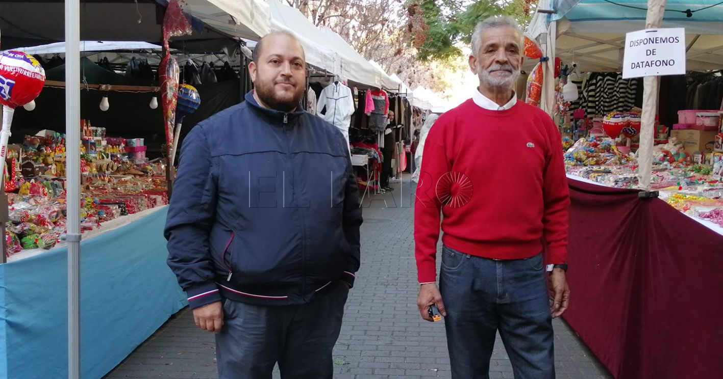 Descontento entre los vendedores de caramelos de Reyes por la nueva ubicación de los puestos