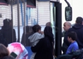 autobus frontera El año 2024 se estrena con largas filas en la frontera para acceder a Melilla