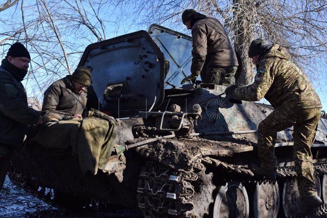 23/01/2024 January 23, 2024, Orikhiv, Zaporizhzhia, Ukraine: Ukrainian soldiers repair the armoured personnel carrier in Orikhiv. The UK defence secretary Grant Shapps said its allies need to 'step up' the amount of military aid given to Ukraine. The finance minister of Germany has said it can't keep up Ukraine's defence capabilities on its own in the long term and that others will need to increase bilateral contributions.
POLITICA
Europa Press/Contacto/Andriy Andriyenko