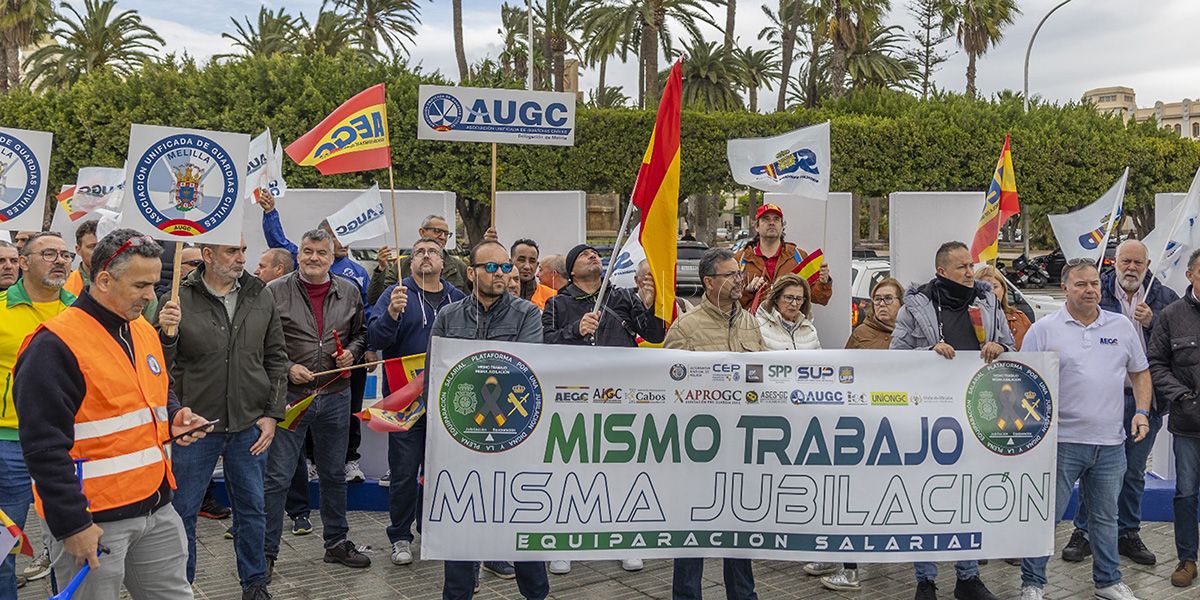 1 7 “Policía Nacional y Guardia Civil somos los parias de los Cuerpos”