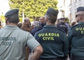 4 Melilla se concentra en honor a los guardias civiles asesinados