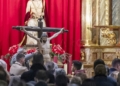 5 3 “Hay que quedarse no sólo con la muerte del Señor sino también con su resurrección”