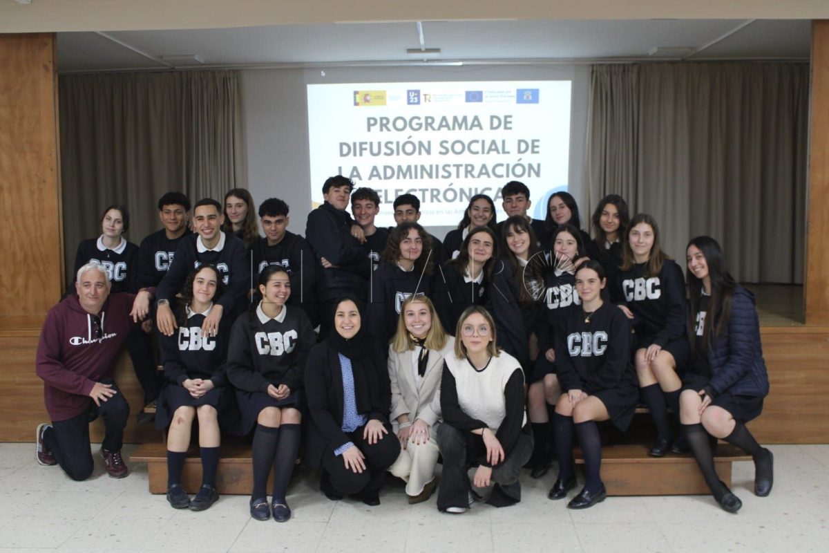 61a7cf7b c33d 4bb1 b2e3 7a5888eff5cb e1708520638217 Delegación del Gobierno acerca la administración electrónica a los jóvenes