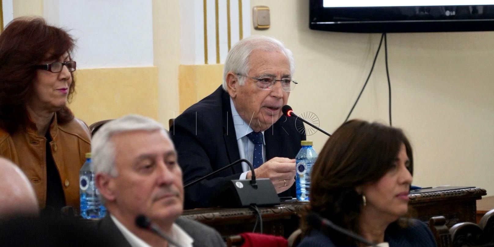 Imbroda La ausencia de Ronda, por motivos personales, marca el primer pleno 2024