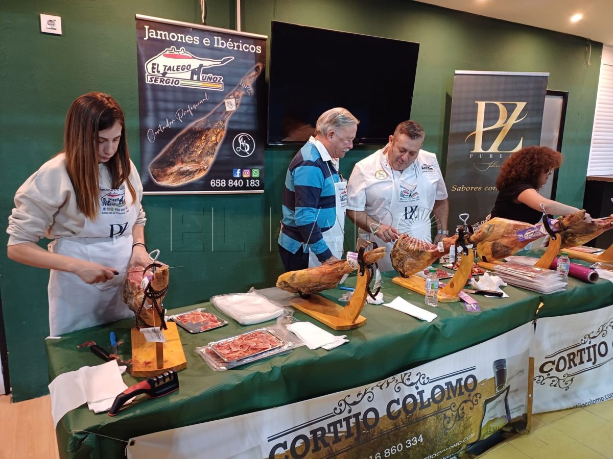 Jamón e1707941936297 Los melillenses aprenden a cortar jamón con el III curso magistral de este arte