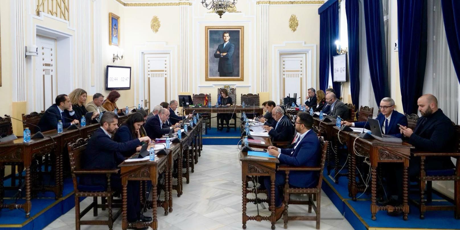 Pleno Total La ausencia del consejero de Medio Ambiente, por fuerza mayor, marca el pleno de control
