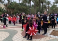 WhatsApp Image 2024 02 09 at 12.22.10 1 Más de 150 alumnos del colegio Juan Caro participan en su tradicional pasacalles de Carnaval