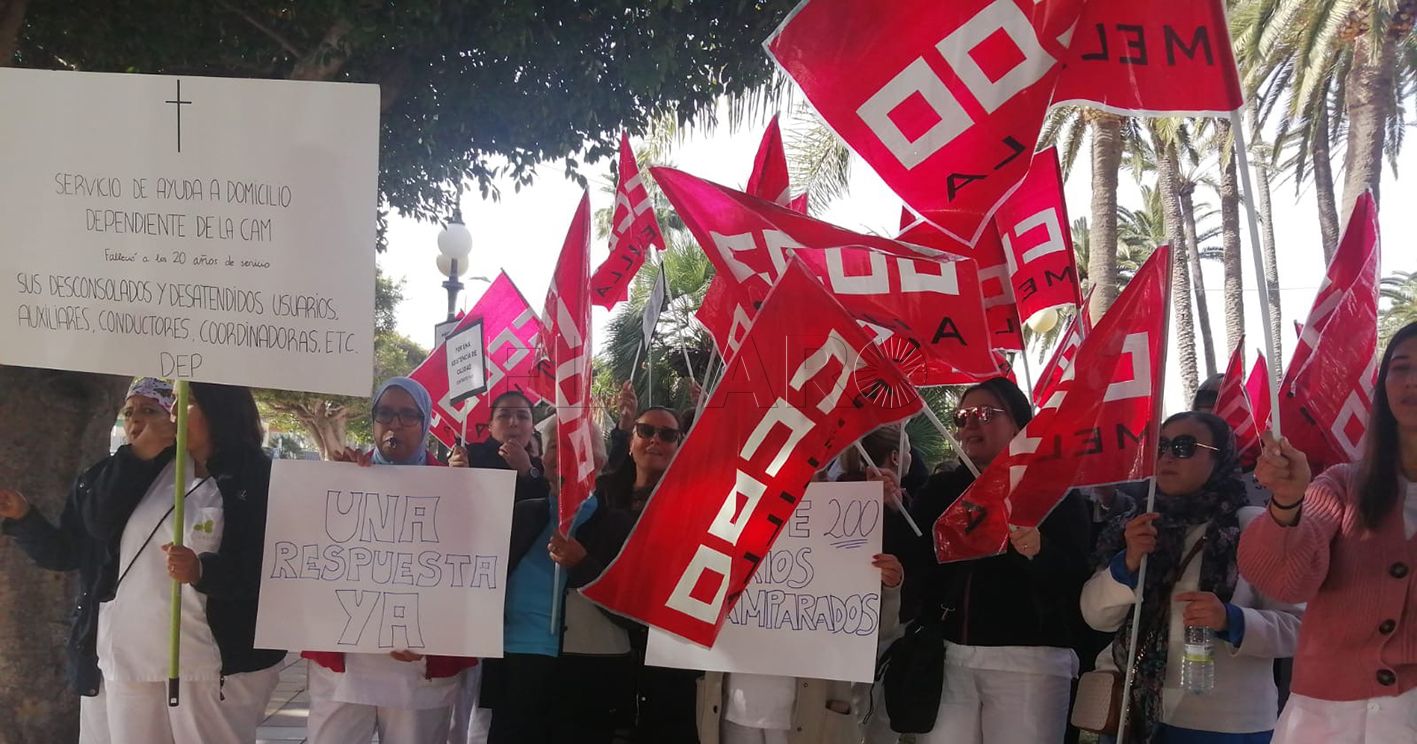 concentración ayuda a domicilio recorte Incertidumbre entre los trabajadores del servicio de ayuda a domicilio ante la proximidad del término del contrato