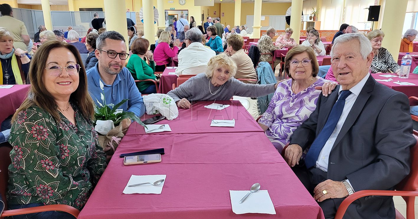20240318 175625 recorte El Centro Social de Mayores homenajea a Antonio Tapia por el Día del Padre
