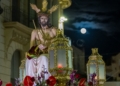 280A5040 Nuestro Padre Jesús Humillado recorre las calles de Melilla en una fría noche de Martes Santo