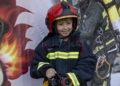 BOMBEROS R03L2319 recorte Centenares de niños disfrutan de la jornada de puertas abiertas en el Parque de Bomberos