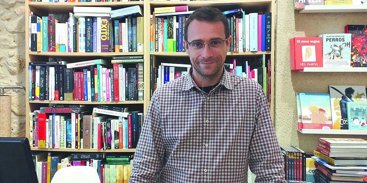 Foto 1 Página Libros La saga de ‘Alas de sangre’ y ‘Alas de hierro’, las novelas más vendidas