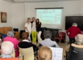 IMG 20240312 WA0044 La fisioterapeuta Marta Trapero da una charla en el centro social de mayores