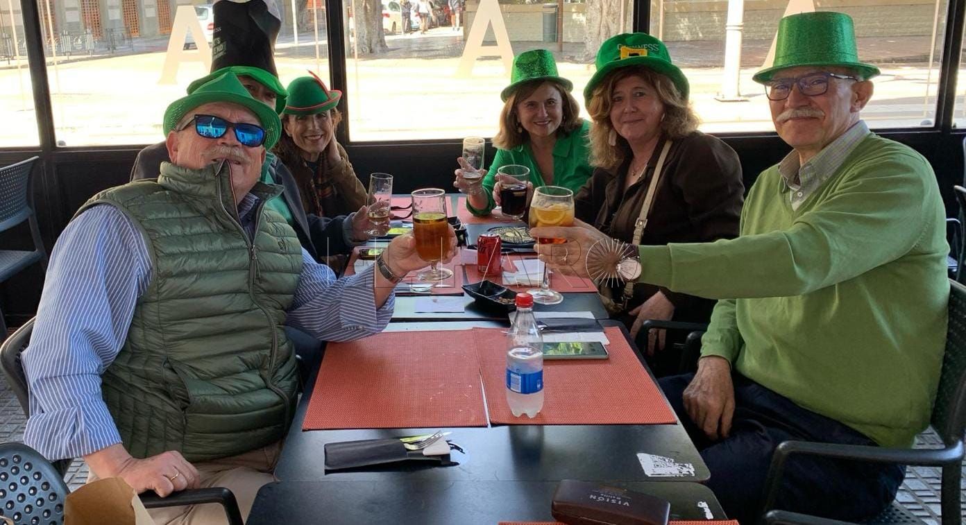 Juan Antonio Vera con amigos Celebración de San Patricio