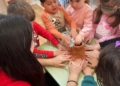 WhatsApp Image 2024 03 18 at 14.42.26 Éxito rotundo en el Taller de Inglés de Semana Santa de CentrosD2