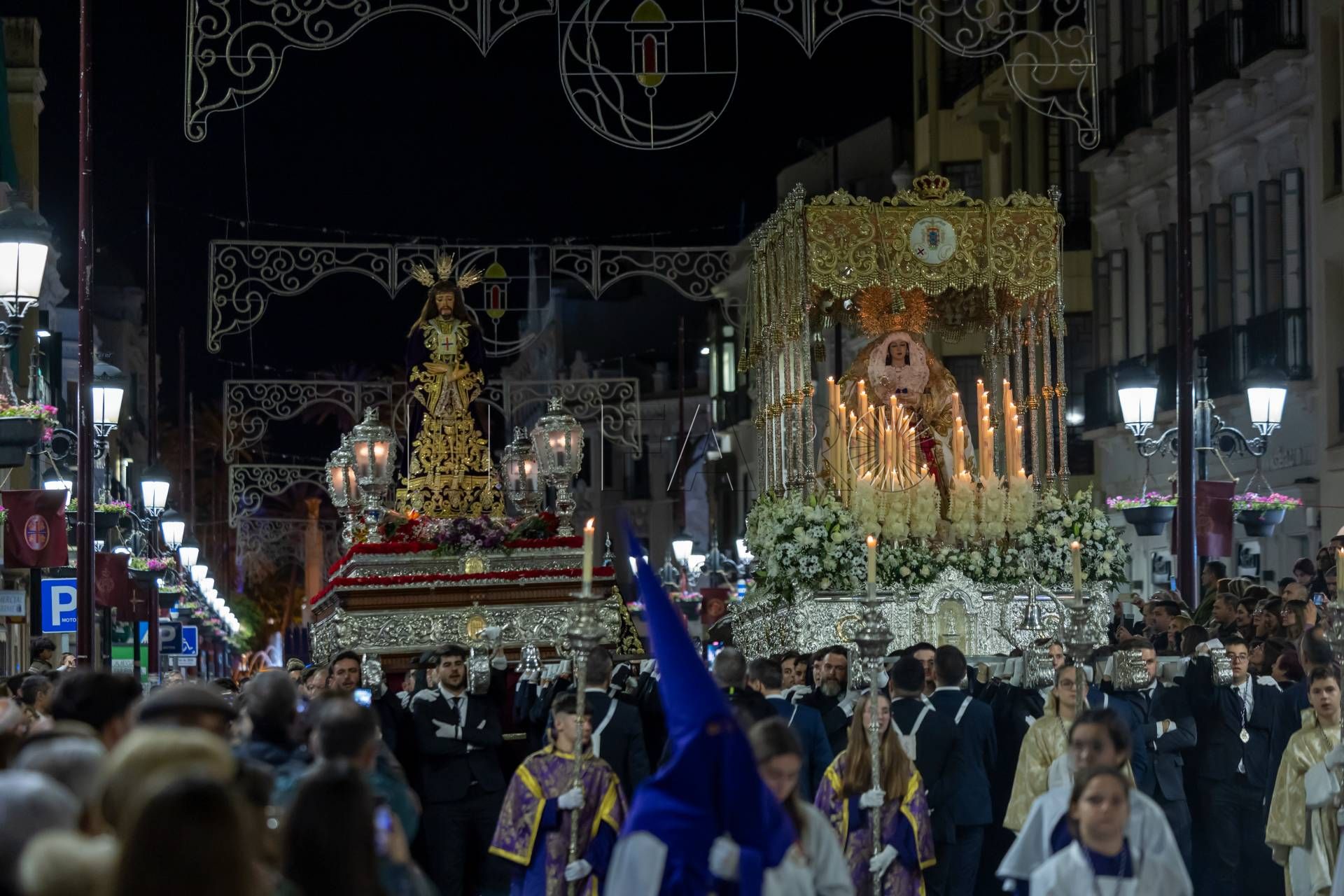 cautivo y rocio Devoción y pasión ante Jesús Cautivo y la Virgen del Rocío