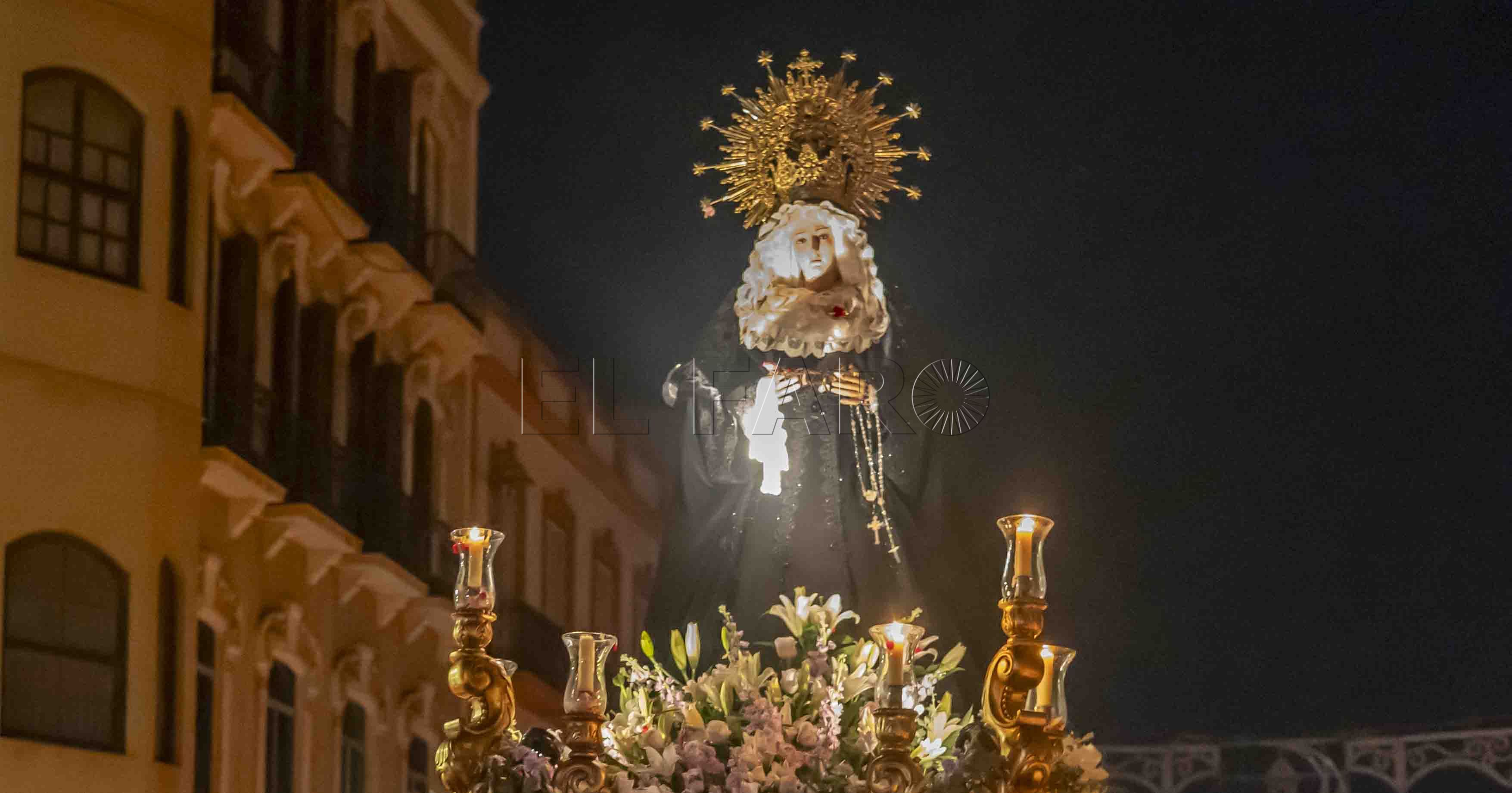 cvcvcvcv La Soledad sobrecoge a los melillenses en su pena por la muerte de su Hijo