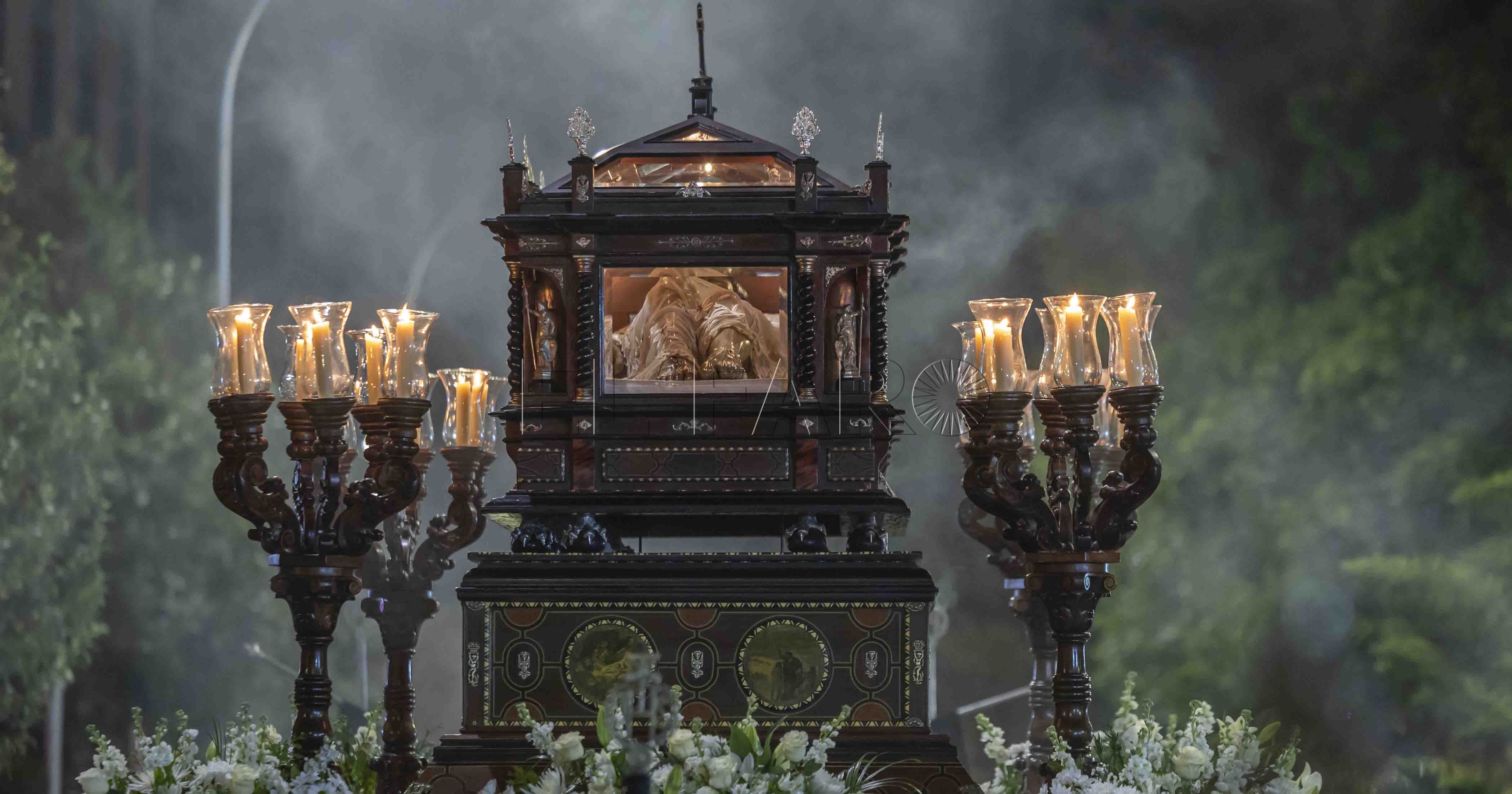 fjfjf El Santo Entierro trae la oficialidad a la Semana Santa de Melilla