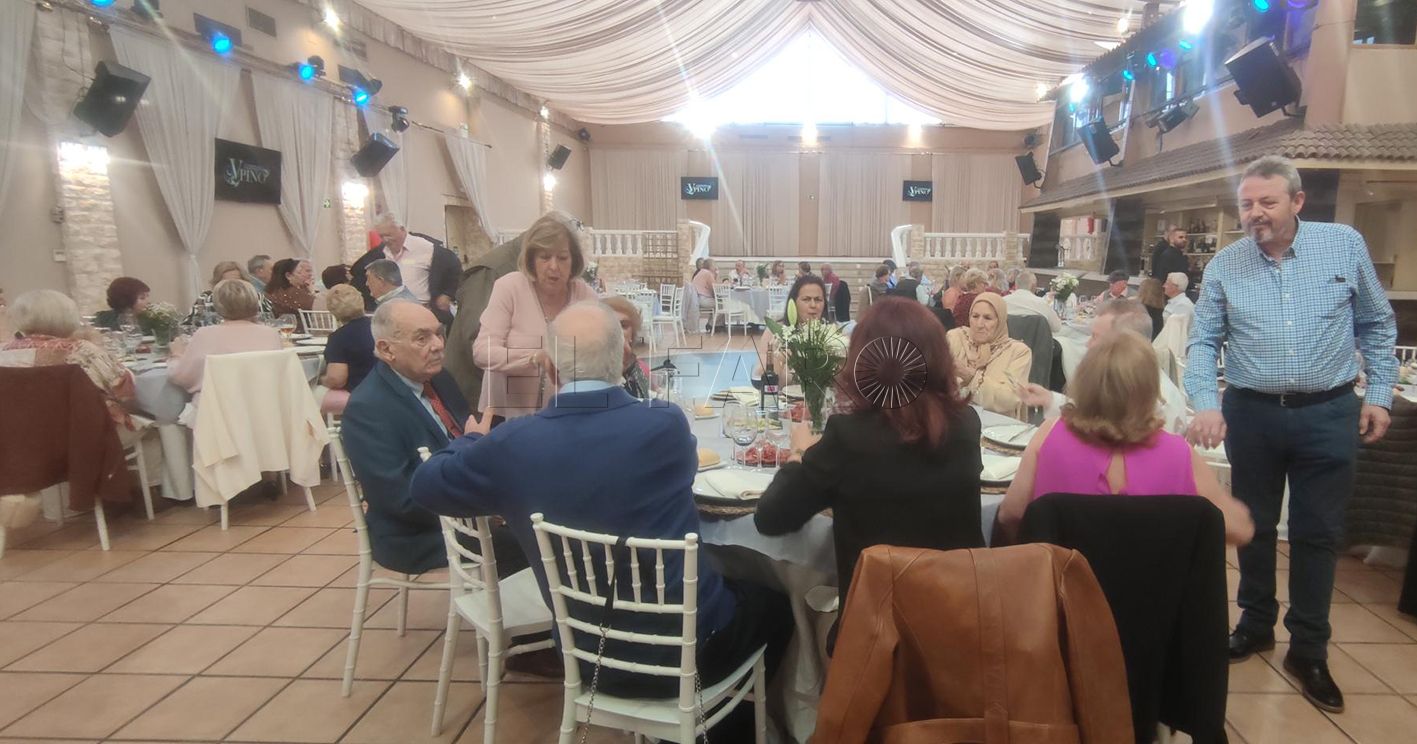 1713718074723 recorte La AV Convivencia celebra el Día de la Madre