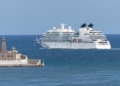 El buque Seabourn Quest desembarca en Melilla con 438 turistas