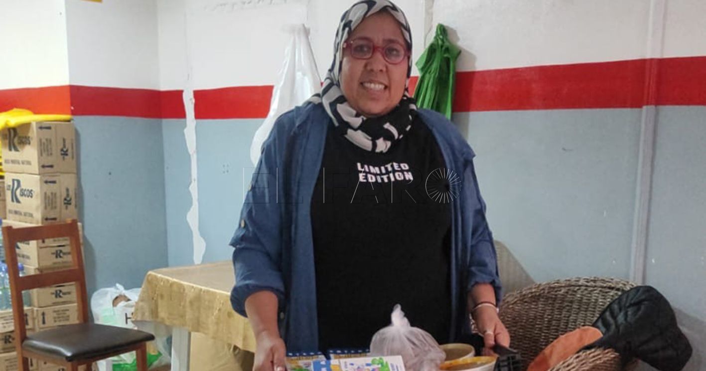 Yo Dono ayuda a los melillenses a romper su ayuno con la campaña de reparto de comida de Ramadán