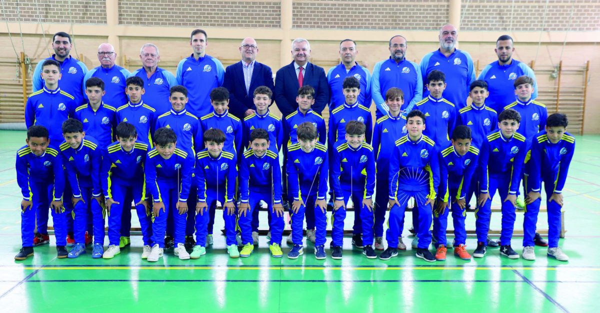 La expedición de la Real Federación Melillense de Fútbol, con los dos combinados que van a representar a Melilla en el Campeonato de España de Selecciones Autonómicas Sub-12 y Sub-14 de Fútbol Sala, partieron ayer por la tarde.
