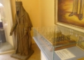 La Reina Isabel en el Hall del Hospital del Rey Investidura de nobles caballeros y damas del capítulo de Isabel la Católica