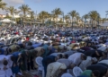RAMADAN REZO 59A4986 1 El rezo colectivo del Eid al-Fitr reúne a 7.000 melillenses en una defensa de la convivencia y la hermandad en Melilla