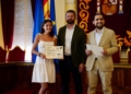 WhatsApp Image 2024 04 17 at 13.15.16 Cinco alumnos de la Isla Reunión que participan en el programa Erasmus+ reciben su diploma en el Salón Dorado