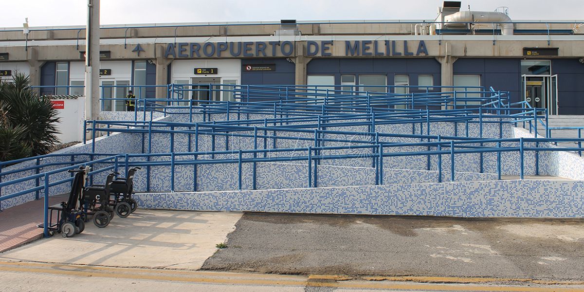 aeropuerto 2 1 La delegada del Gobierno anuncia un Grupo de Trabajo de Transporte para declara Servicio Público el Aeropuerto