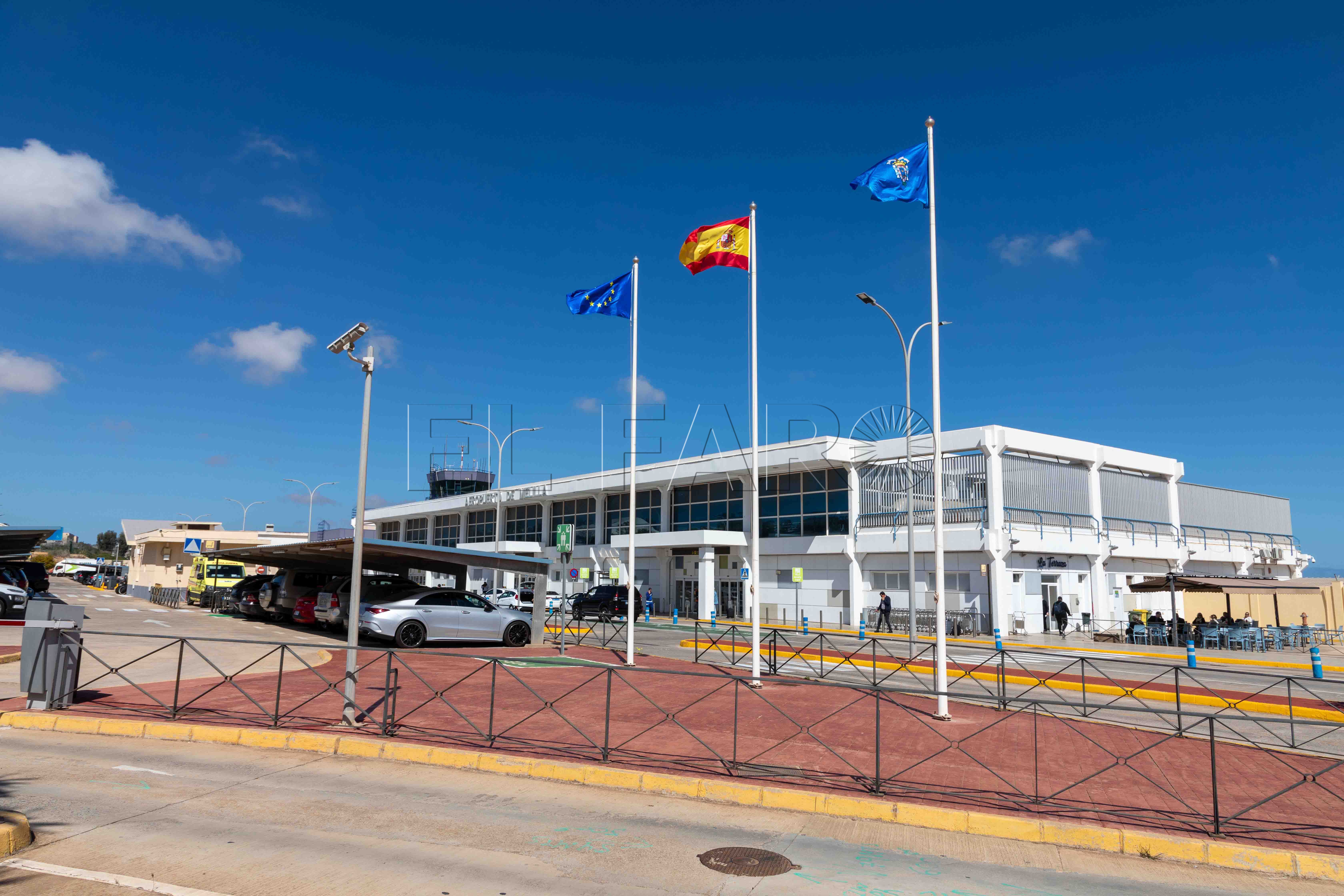 Aena invertirá casi 600.000 euros en la remodelación de aseos y del edificio de bomberos del aeropuerto de Melilla