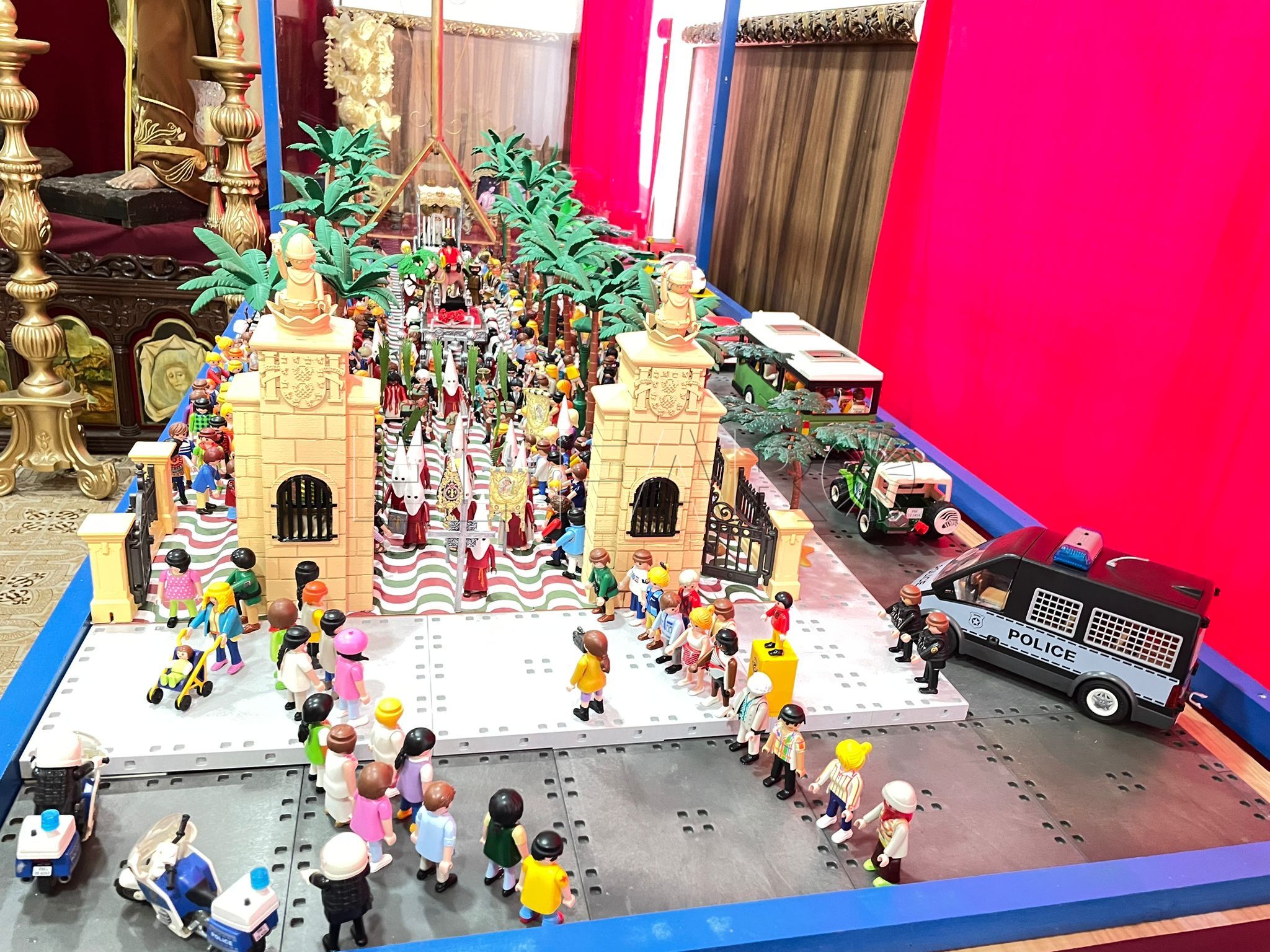 e8a41bfb 7e2c 4916 975e adbfcee37fff Más de 3 mil piezas, 2 metros de longitud y muchas horas de trabajo detrás del diorama de Playmobil de la Pollinica