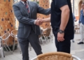 ecb48d13 b96b 4bf1 ba1e 1474314456fd El Carrillo| Ouali Arifi: "Ser propietario de un local ha sido un sueño cumplido. Esperemos que el sueño dure muchos años más"