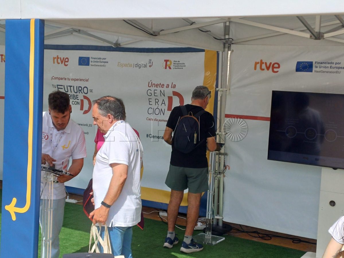 ee08fe9e 6485 46e0 8df2 5f06934b4998 e1713093942754 'Generación D' conciencia a la población para romper la brecha digital en su llegada a Melilla