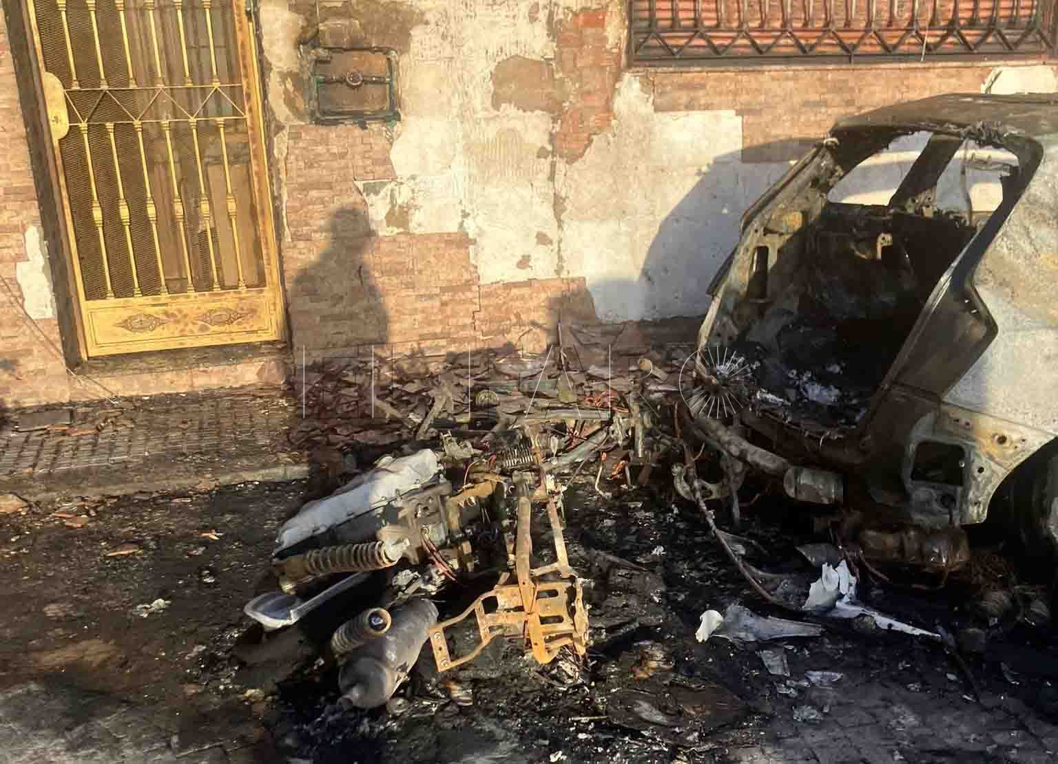 incendio Un incendio a modo de aviso a navegantes