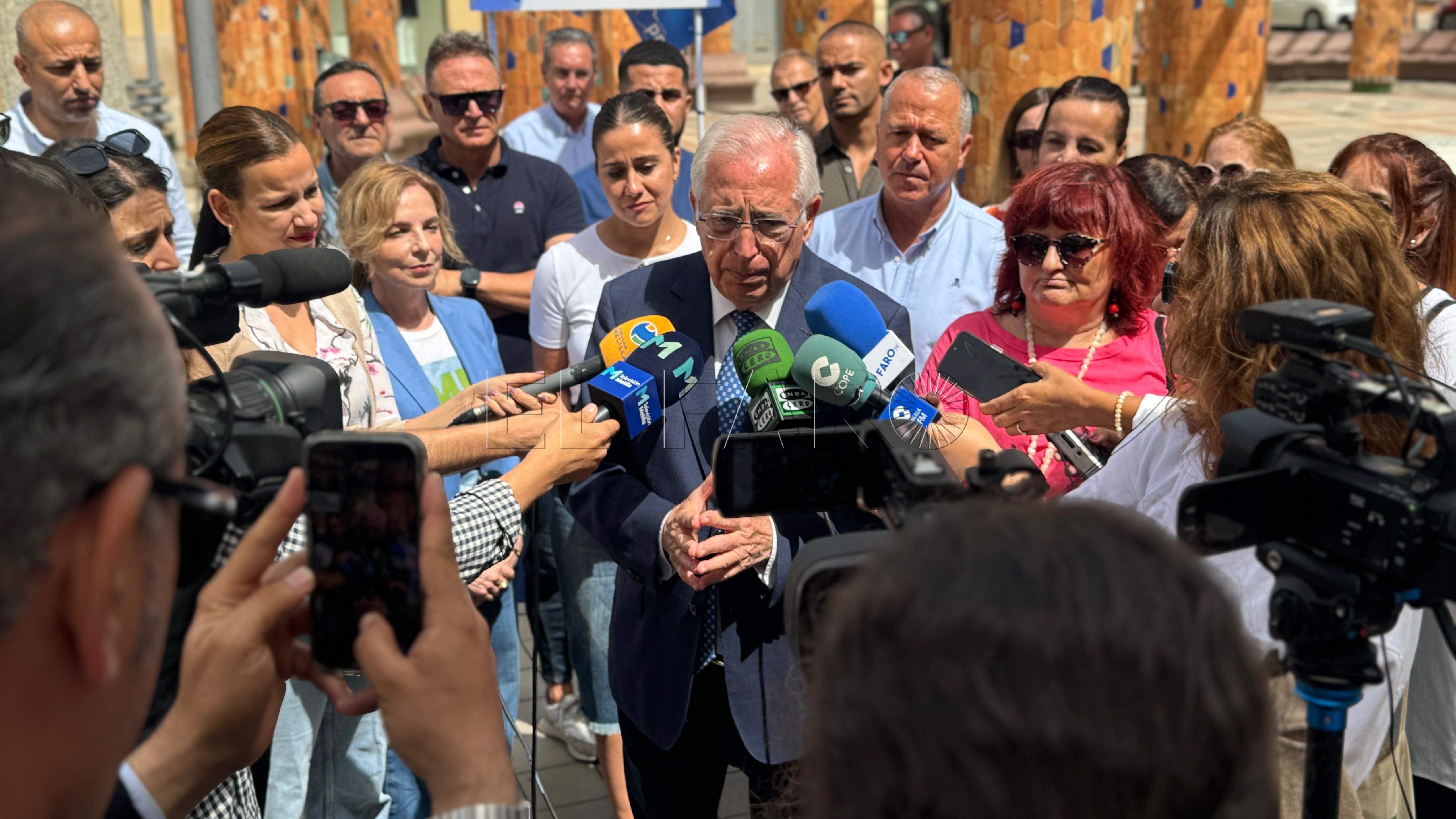 El Gobierno de Imbroda, dispuesto a sacar un plan de empleo si la Delegación no acepta su ayuda