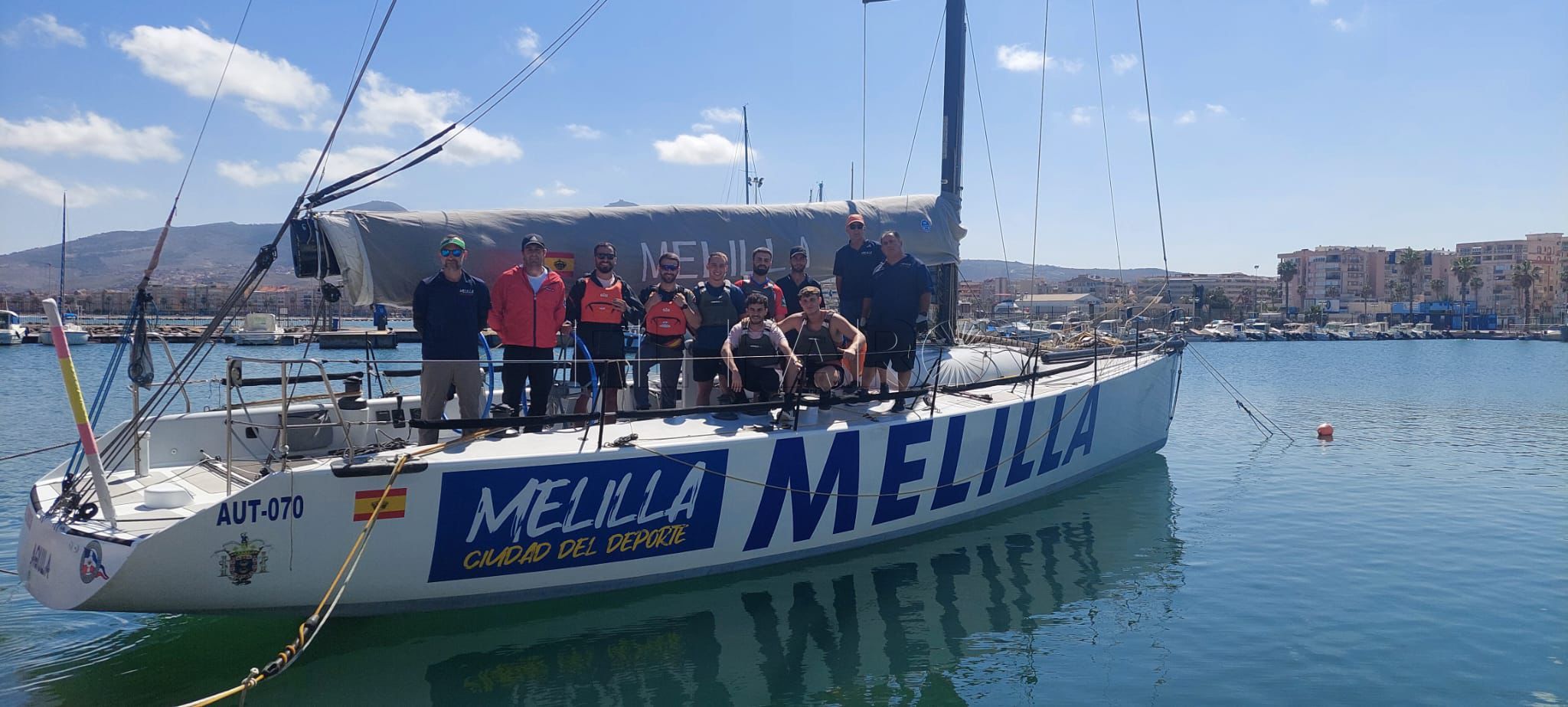 Alumnos de la UGR, a bordo del Ciudad de Melilla