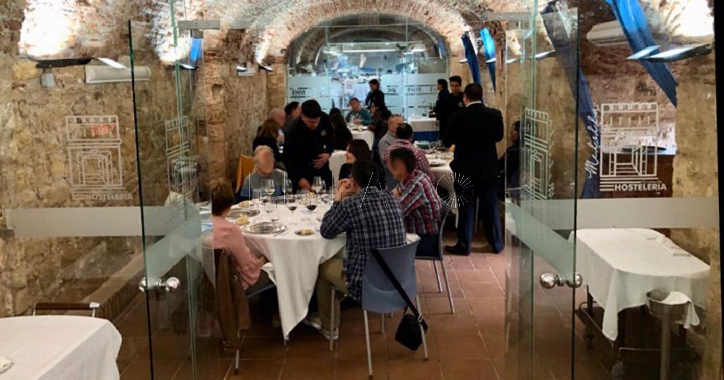 Los cursos de cocina y servicio de restaurante de la Escuela de Hostería reciben una alta demanda