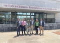 Omaima con directores de ISFOC Rosa y los hermanos Hassan y Hossein La historia de superación de Oumaima Abbou