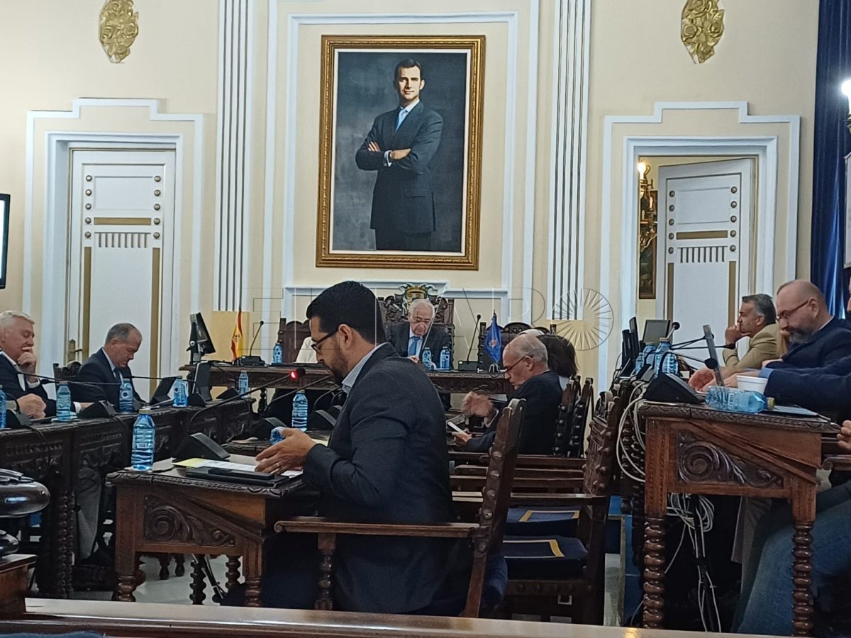 Semos pleno e1714764967343 Somos Melilla pide el establecimiento de un cuerpo de técnicos que supervise los contratos