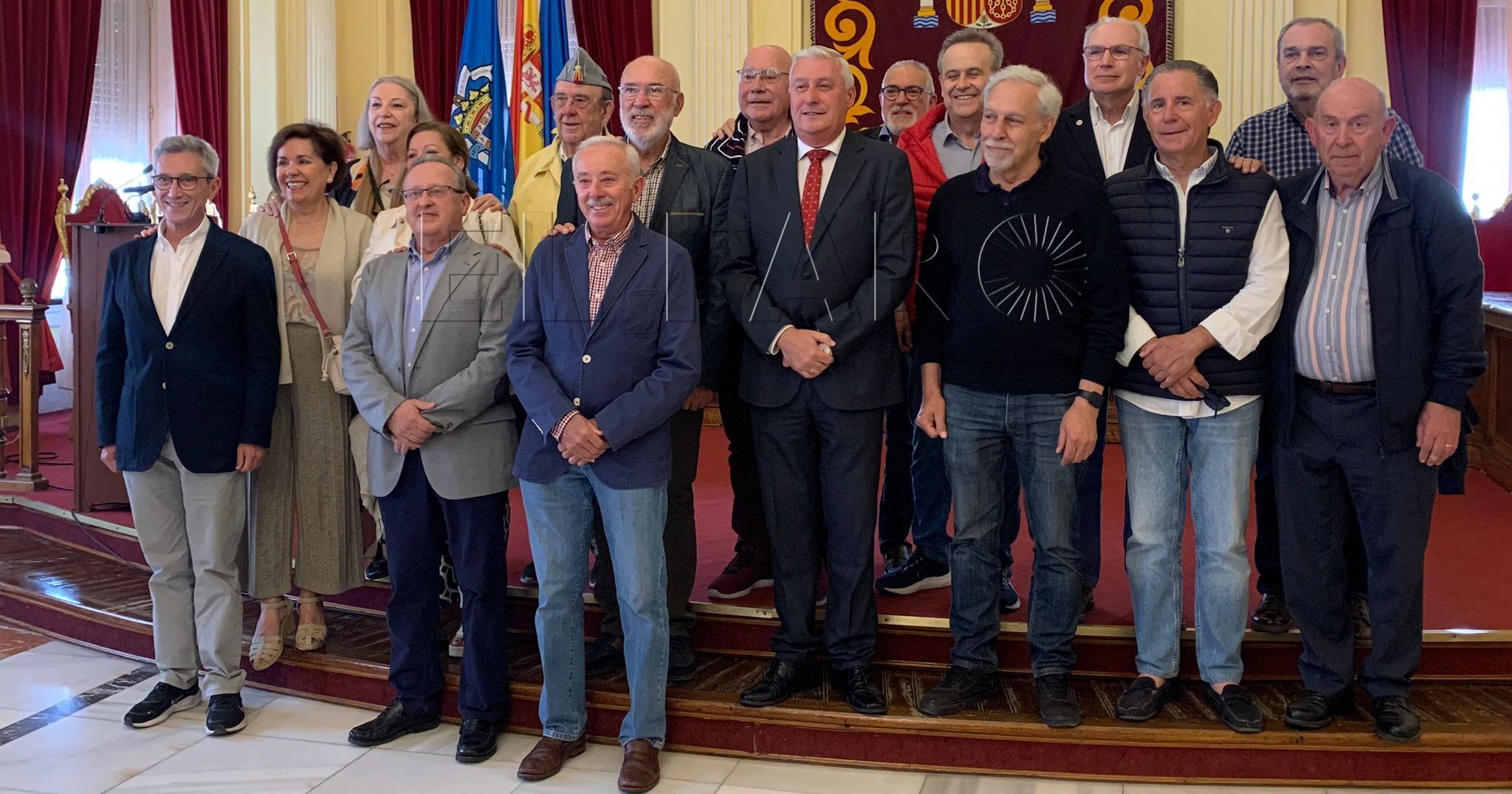 WhatsApp Image 2024 05 24 at 20.06.16 e1716574138996 Una veintena de coroneles médicos de la XXXV promoción visitan Melilla