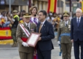 WhatsApp Image 2024 05 25 at 21.39.15 2 Cientos de melillenses arropan a los militares en el desfile del DIFAS