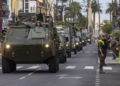 WhatsApp Image 2024 05 25 at 21.39.17 3 Cientos de melillenses arropan a los militares en el desfile del DIFAS