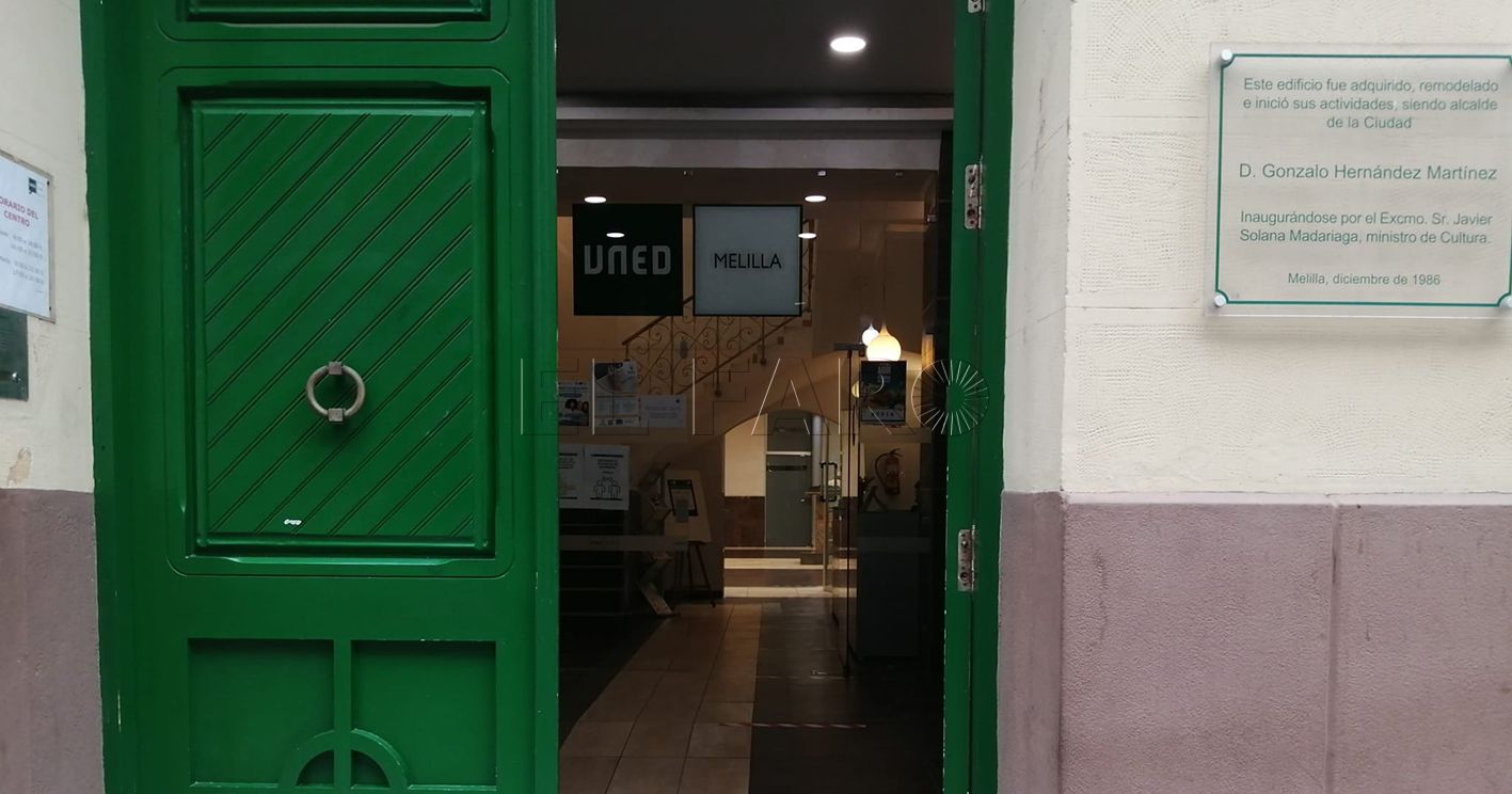 puerta uned recorte La UNED prepara un curso sobre economía digital, emprendimiento y fiscalidad